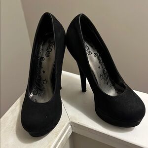 Brash Velvet Black Heels
